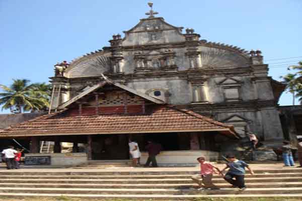 St_George_Orthodox_Syrian_Church_Kadamattom (2)